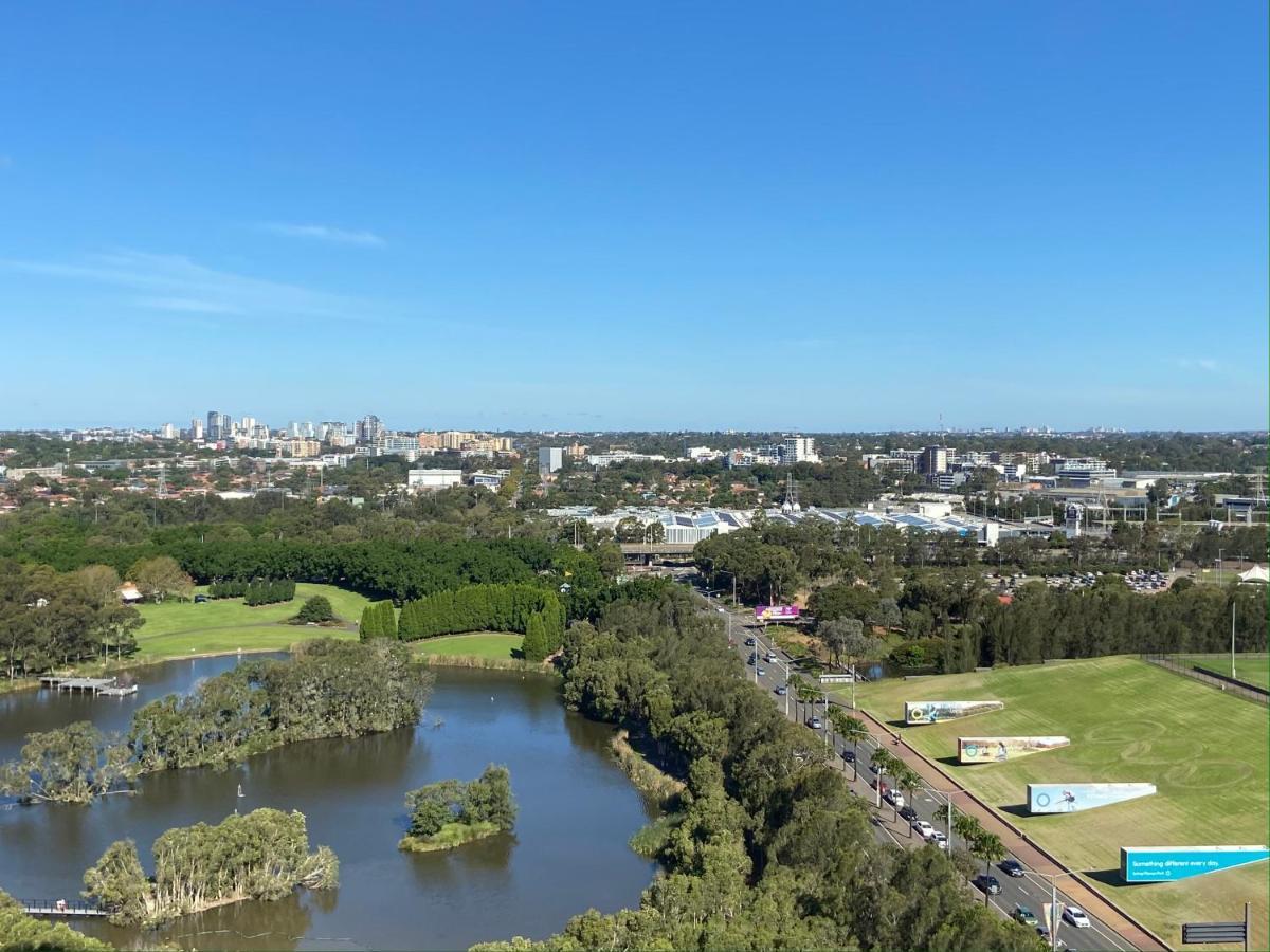 Parkside & City View In Sydney Olympic Park Экстерьер фото